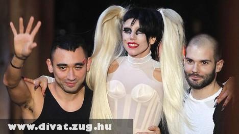 Lady Gaga divatos?