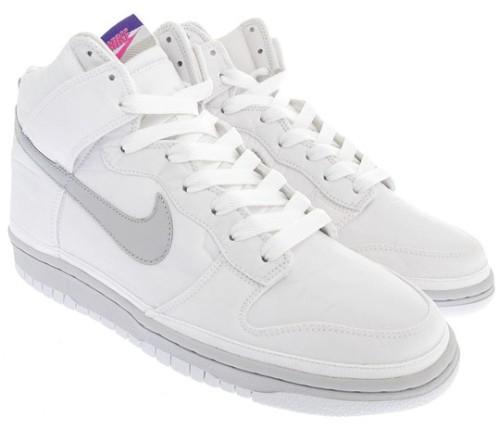 Fehér-szürke Nike cipõ