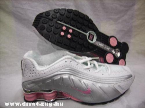 Fehér-rózsaszín Nike