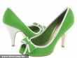 Zöld magassarkú cipõ